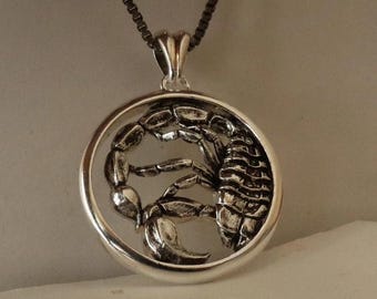 Handgjort skorpionhalsband med oxiderat silver - skorpion, stjärntecken, astrologi, horoskop, halsband, skorpion, födelsedagspresent