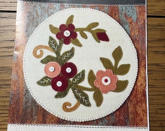 Wool Applique Pattern - Posie Mat (round table mat) by Buttermilk Basin