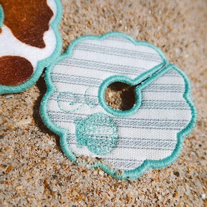 Embroidered personalized reversible wine tag charm | coastal western