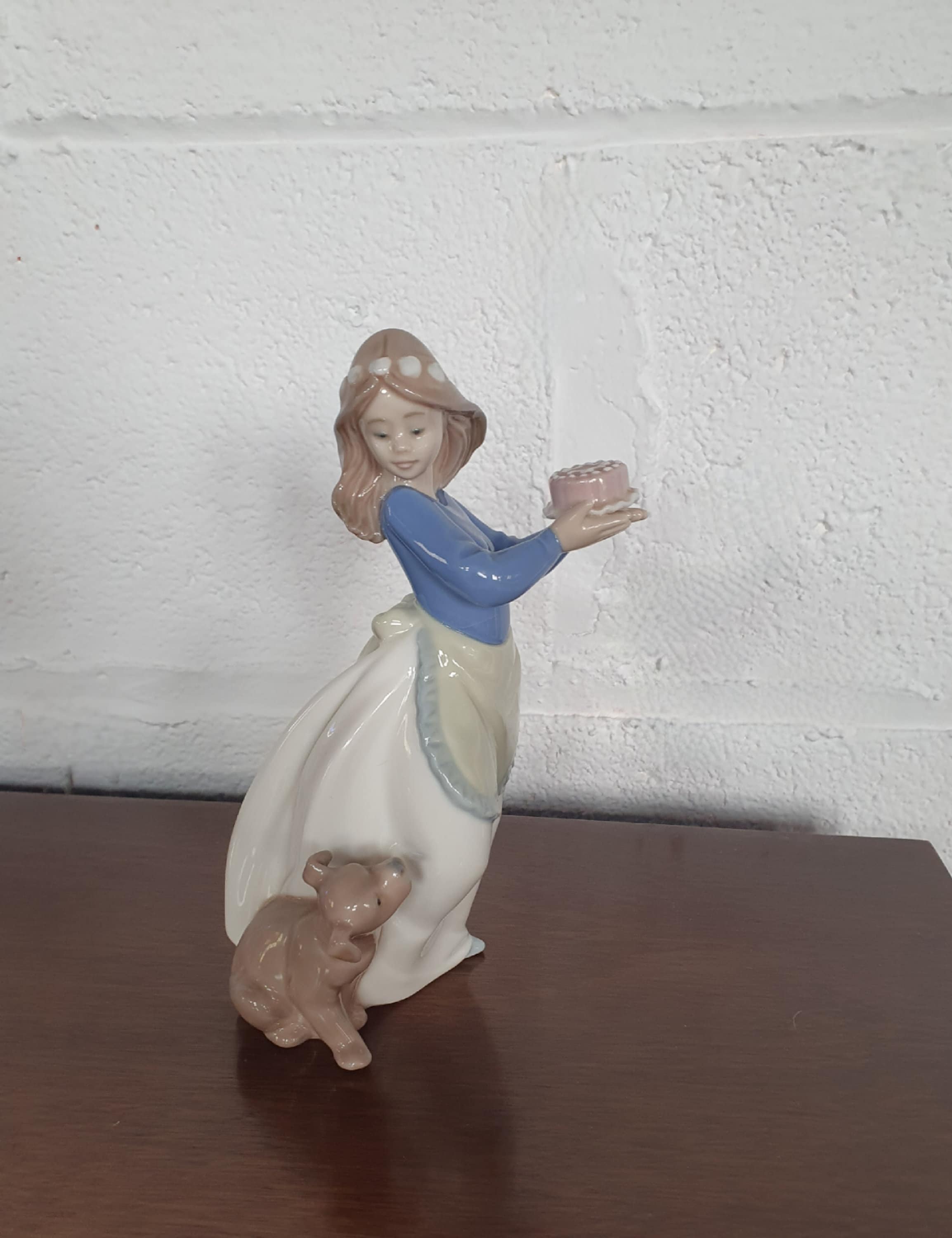 置物 NAO DAISA. 2003 NAO Lladro Daisa Girl With Birthday Cake Puppy Figurine - Etsy