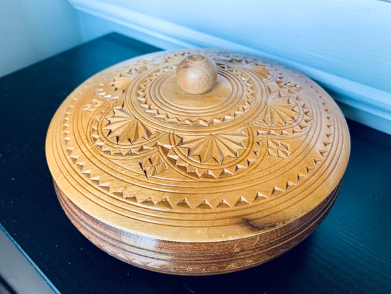 Vintage Carved Round Wooden Box - image 9