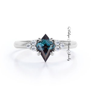 Kite Alexandrite Ring - Sterling Silver Alexandrite Unique Engagement Ring For Women- Promise Ring June Birthstone Gift For Her