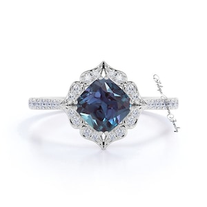 Alexandrite Ring, Vintage Alexandrite ring, Cushion Brilliant Alexandrite Ring, Green to Purple Color Changing Alexandrite Ring