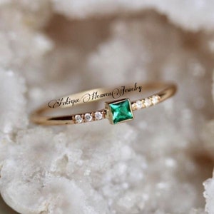 Emerald Dainty Simple Princess Cut Stacking Ring, Gold Minimalist Ring, Simple Emerald Ring, Silver Ring, Thin Ring, Delicate Ring Gift