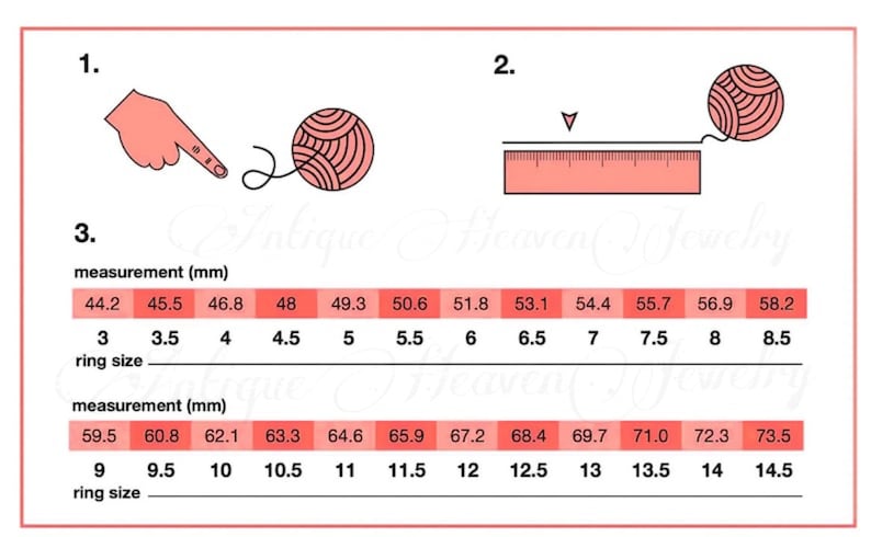 Pu&ograve; includere: Un grafico che mostra come misurare il dito per la misura dell'anello. Il grafico mostra la misura in millimetri e la misura dell'anello corrispondente. Il grafico &egrave; diviso in due sezioni, una per le misure dell'anello da 3 a 8,5 e l'altra per le misure dell'anello da 9 a 14,5.