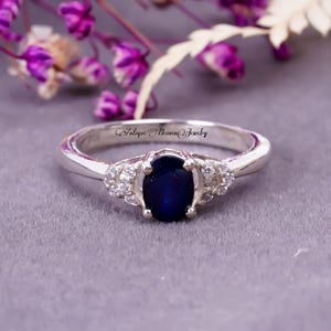 Vintage Sapphire September Birthstone Ring, Silver Gemstone Ring, Natural Sapphire Ring, Wedding Ring, Minimalist Ring, Blue Sapphire Ring