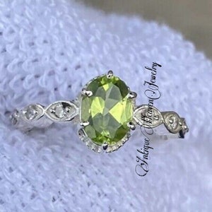 Vintage Peridot Gemstone Ring Stackable Delicate Promise Jewelry Engagement Natural Peridot Ring August Birthstone Solitaire Women Ring