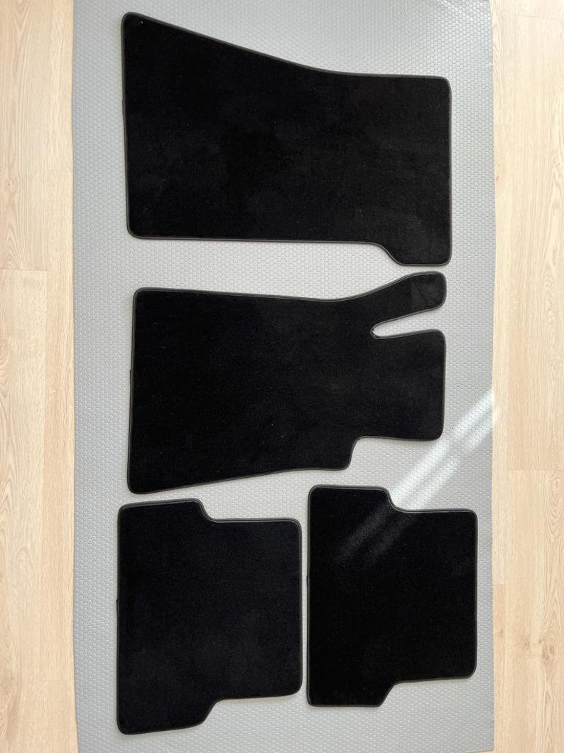 For Mercedesbenz R107 C107 Roadster Coupe Floor Mat Carpet BLACK 4 Pcs