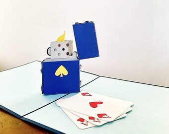 Briquet Zippo Paying Cards Pop Up Carte 3D. Carte unique parfaite pour la fête des pères, les anniversaires, les félicitations, la bonne chance, pour les amateurs de Zippo