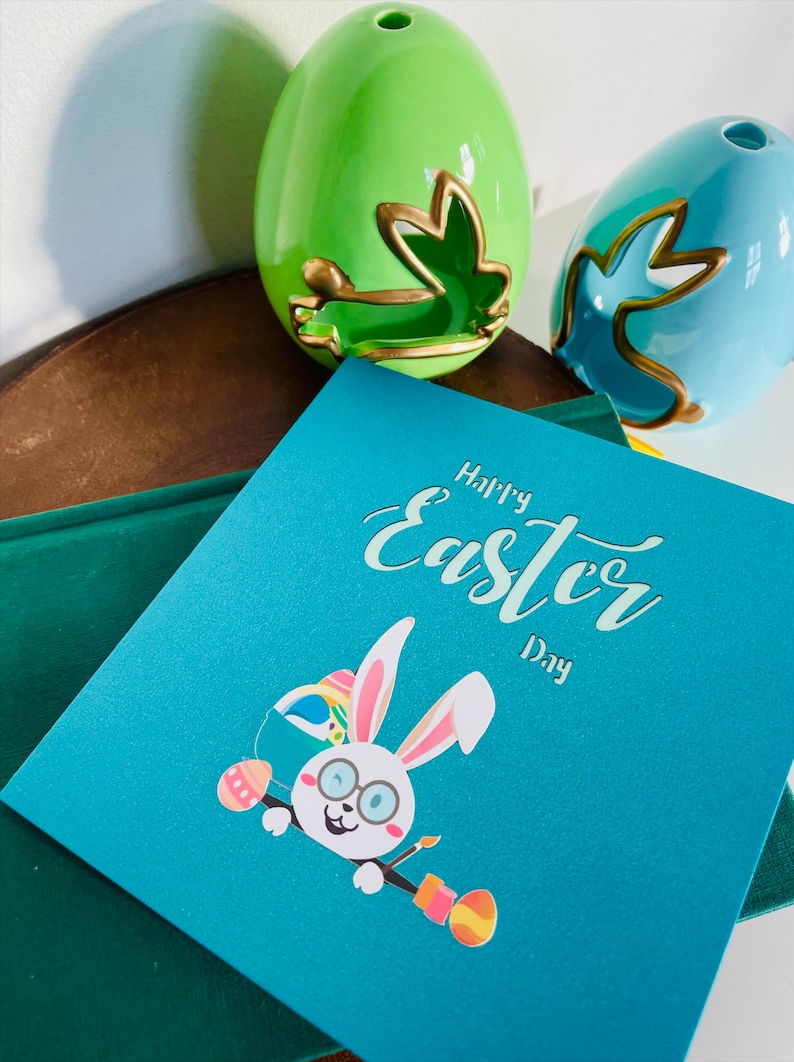 Carte 3D Happy Easter Bunny Bicycle Pop Up. Une délicieuse carte de voeux de Pâques surprise pour les enfants, les enfants, la famille et les amis. 15 cm x 15 cm image 3