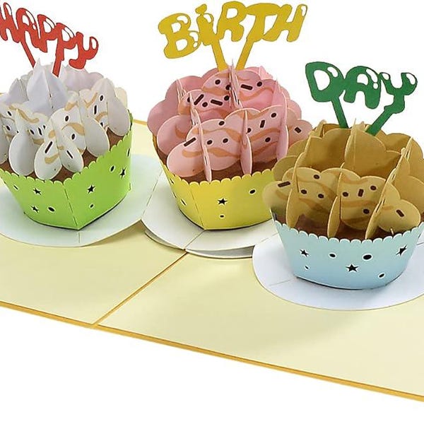 Tarjeta 3D desplegable con cupcakes de feliz cumpleaños. Una deliciosa sorpresa de cumpleaños para niños, familiares y amigos. 15 cm x 15 cm.