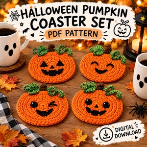 Peut inclure: Un ensemble de quatre dessous de verre ronds en crochet orange en forme de citrouilles avec des tiges et des feuilles vertes. Chaque dessous de verre présente un visage de citrouille brodé en noir. L'image inclut le texte HALLOWEEN PUMPKIN COASTER SET PDF PATTERN.