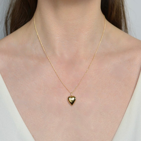 Vintage Petite 14k Gold Heart Necklace - image 1