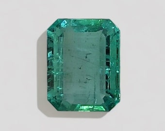 3.88 Carat Ready to Ship IGI Certified Octagonal Emerald Cut Natural Green Emerald From Zambia