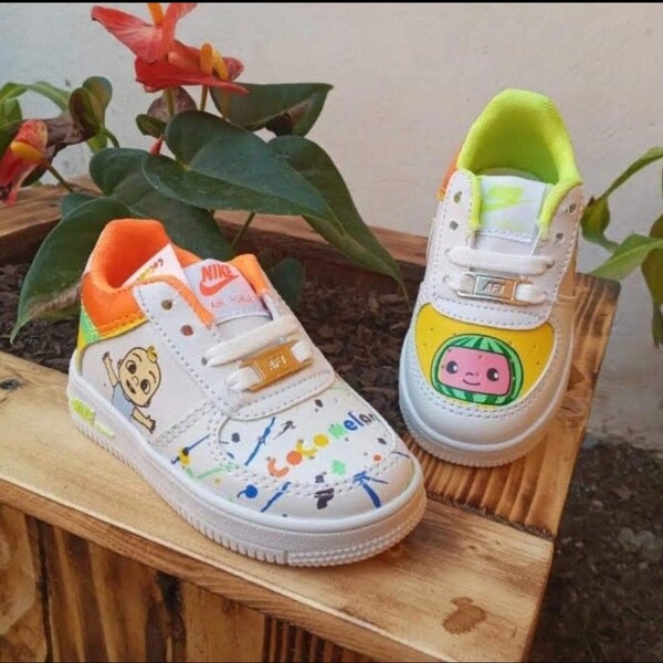 sport chek baby shoes