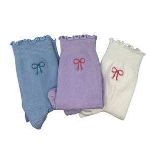 Calzini antiscivolo con fiocco ricamato personalizzati per Pilates, yoga, barre o lagrey