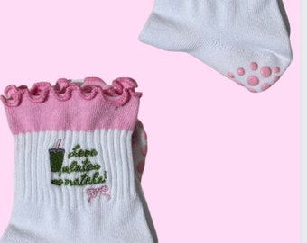 J'adore le Pilates, donc le matcha ! Chaussettes antidérapantes avec grips pour le Pilates, le yoga, la barre ou le Lagree