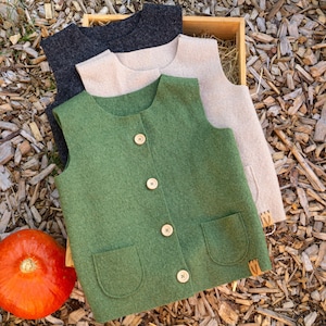 Sustainable sleeveless vest for children made from Walk | Gift for boys | Size 3-4 years