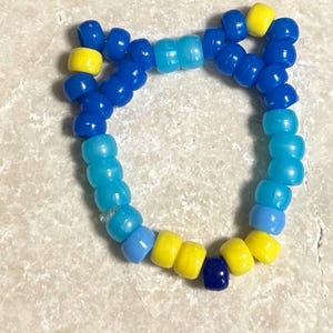 Beaded Bluey Bracelet, Kids Bracelet, Cartoon Inspired Jewelry, Friendship Bracelet, Bluey Gift, Handmade Bracelet