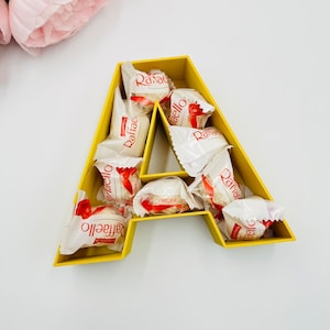Letras rellenables 3D de 10" independientes Caja de letras vacías Letra de bloque independiente UNA Letra de pompón vacía con nombre de bebé Bandeja de iniciales huecas