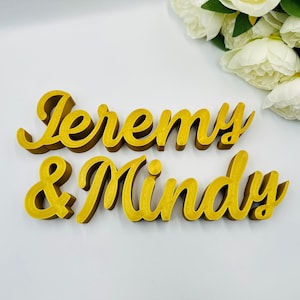 Letrero con nombre de pareja, regalo para novio en el día de San Valentín, decoración con dos nombres, letrero independiente, iniciales de pareja, letrero de compromiso, decoración para fiesta
