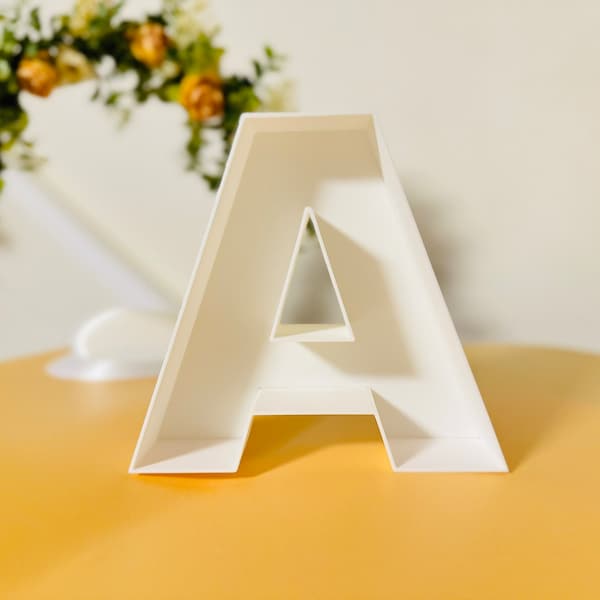 16cm hohler befüllbarer Buchstabe freistehender Briefkasten Selbst stehende Druckbuchstaben zur Dekoration Baby Name Initialen Buchstabe Kunstblumen