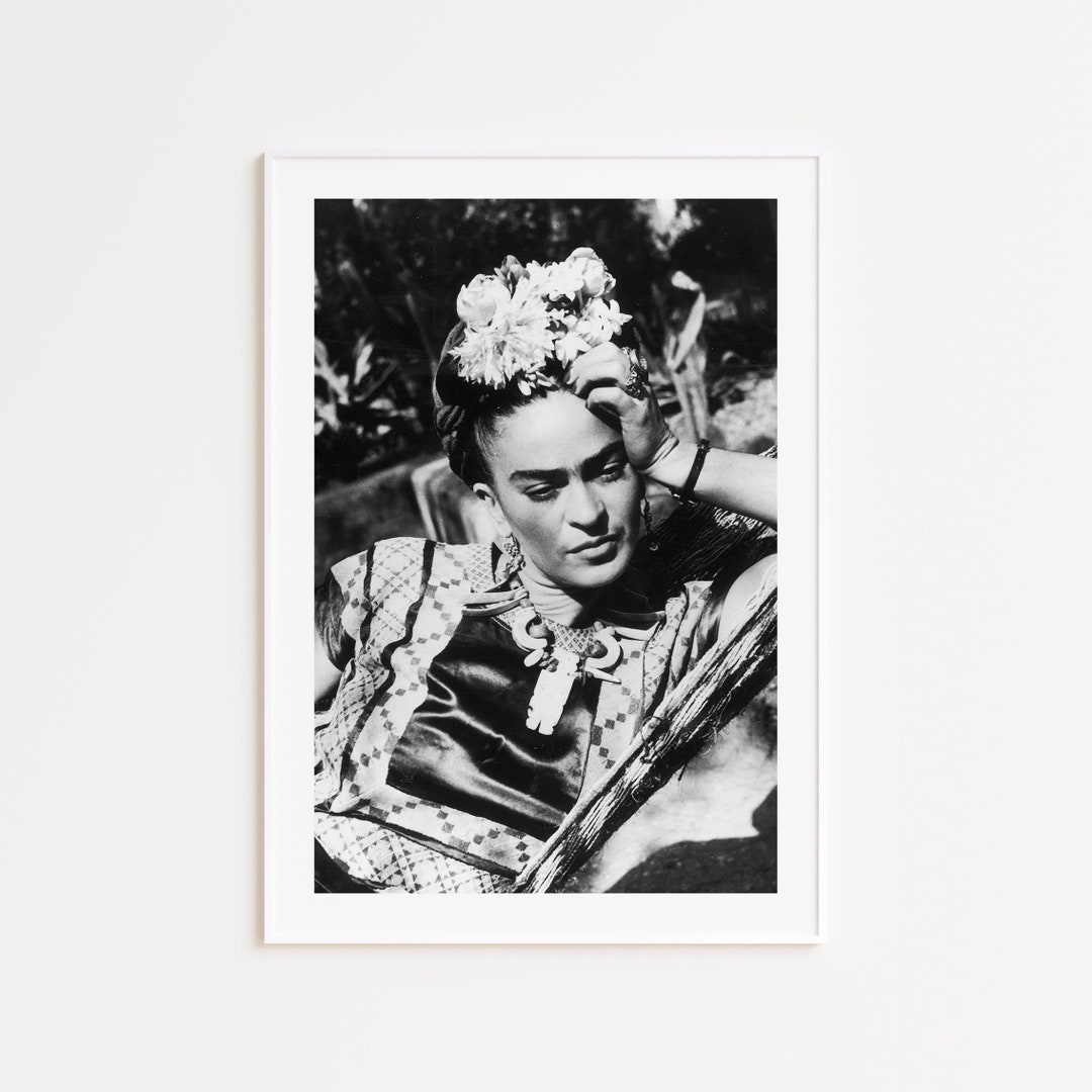 Frida Kahlo, Black and White Photography Prints, Frida Kahlo Photo, Iconic Photos, Photography ...