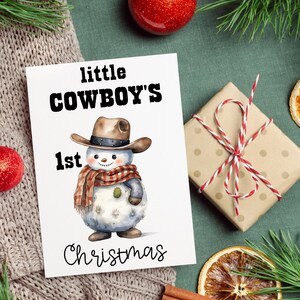 Cartão digital de primeiro Natal do Little Cowboy para impressão, cartão de Natal digital bonito do boneco de neve do Cowboy para menino, cartão de Natal para impressão