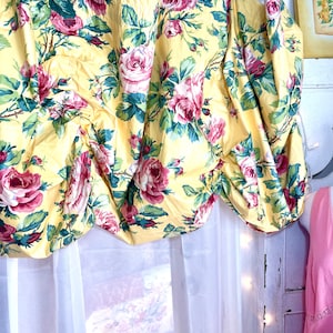 Vintage English Rose Window Valance: Handmade Cotton Cottage Decor