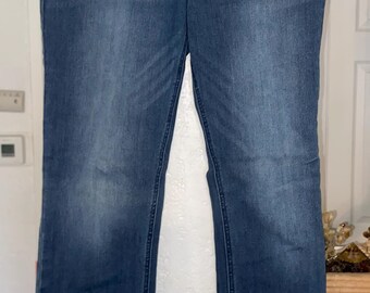 Jeans bootcut Democracy Absolution taglia 2, denim elasticizzato blu con orlo sfrangiato, pantaloni svasati modellanti contenitivi, stile boho casual taglia S XS