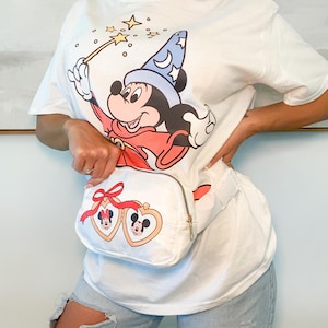 Disney Fanny Pack, Disney Parks Accessories, Minnie Mouse Mickey Mouse Bag Purse Fanny Pack, Disney Bag, Disney Accessories, Disney outfit.