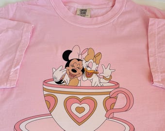 Sudadera Minnie y Daisy Friends: Paseo en taza de té rosa pastel