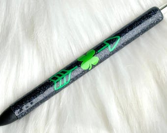 St. Patricks Day InkJoy Gel Glitzer Stift Glück der Iren Grüner Pfeil & Shamrock Glücksstift Geschenk Mitbewohner Geschenk Büroangestellter Barkeeper Geschenk
