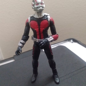 ANT-MAN & The Wasp Action Figure Marvel Select Collector's Edition Disney, NIP!