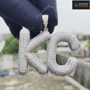 Colgante personalizado con letras de globo, diamantes de moissanita VVS, colgante con números y letras heladas, colgante alfanumérico, joyas de diamantes para ella