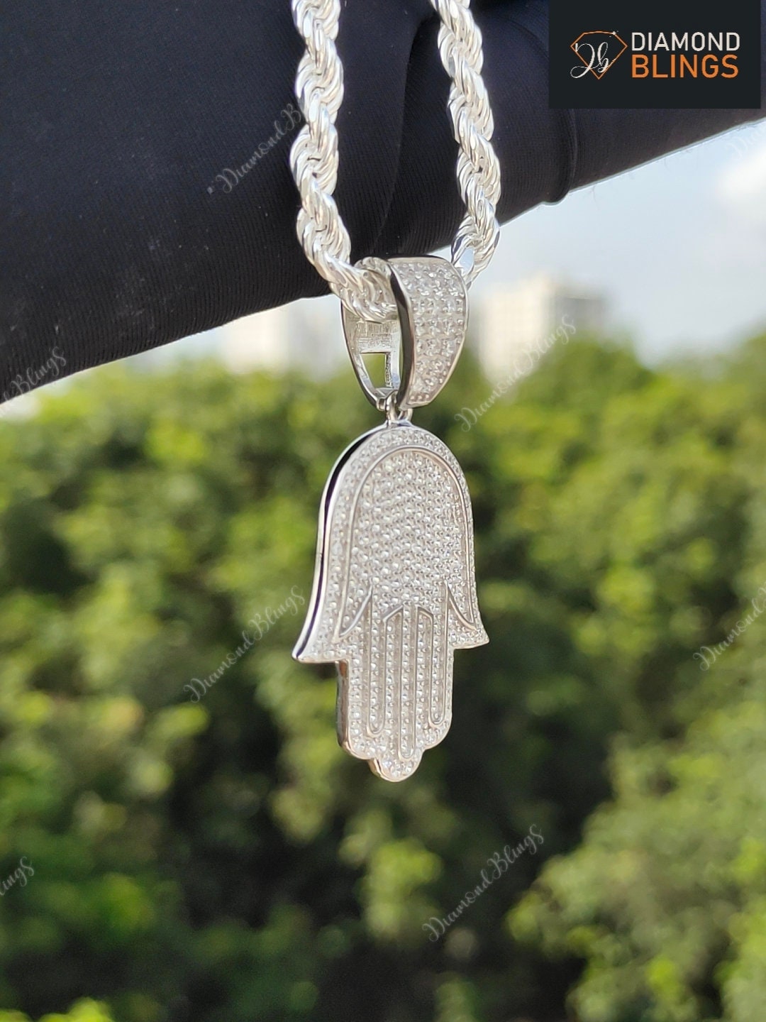 Ciondolo Hamsa In Argento Placcato Oro Giallo 14K Con Moissanite Vera Taglio Baguette 1,80 Ct - Foto 4