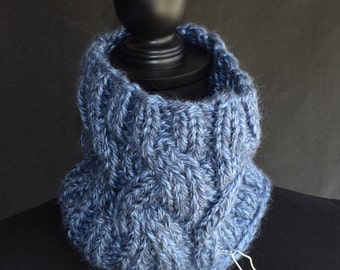 Calentador de cuello con cable grueso - Tejido a mano - Sleepy Hollow