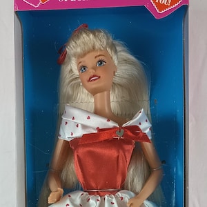 Valentine Barbie Special Edition 1995 New in Her box