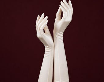 Guantes largos de ópera color marfil – Estilo nupcial, para bodas y eventos de noche.