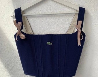 Blaues Upcycled-Polo-Korsett Umweltfreundliches Bustier Revamped Mieder Nachhaltige Korsette Handgefertigtes restauriertes Korsett Geschenk für sie