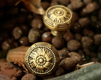 Pomos de latón antiguo para gabinetes, pomos de cajón franceses, pomos dorados vintage, pomos redondos victorianos para tocadores, armarios y gabinetes de cocina.