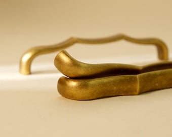Gewellte Messing Knäufe | Geschwungene Antik Gold Schrank Griffe | Dekorative Griffe | Antike Küchenknäufe | Schrankbeschläge