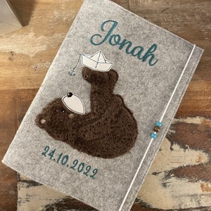 Personalized felt booklet cover with name – Bear – Baby examination booklet cover – Gift for newborns