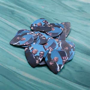 Green Day Guitar Picks - Green Day - Selection of 5 - Etsy Green Day Guitar Picks - Green Day - Selection of 5 - Etsy