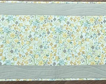 Spring Quilted Table Runner | Summer Table Runner | Quilted Runner | Table Topper |  Quilted Runner |Modern Table Runner | Handmade Gift