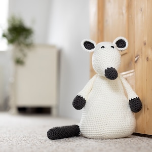 Crochet pattern doorstop Mouse Amigurumi stuffed animal mouse, doorkeeper, digital tested US English & Dutch pattern, magazine design