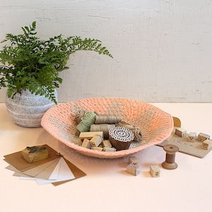 Crochet Basket Pattern: Rustic Dish, Bowl, Tray (US English & Dutch PDF)