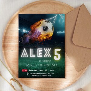 Modèle de carte d'invitation d'anniversaire de football, modèle de carte d'invitation de fête de football, Evite d'anniversaire de football modifiable dans Canva