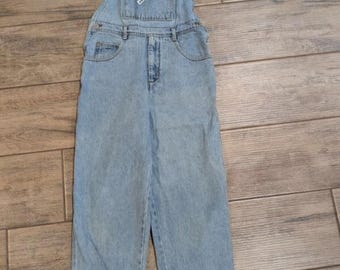 Kombinezon damski Guess VTG w rozmiarze M, jasny, klasyczny, z szelkami