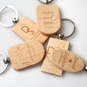 Custom Wedding Favor Key Chain, Personalized Engraved Beech Wood Keychain, 3rd Anniversary Gift, Thank You Gift, Gift for Guest